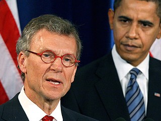 PHOTO In this Dec. 11, 2008 file photo, President-elect Barack Obama, right, stands with Health and Human Services Secretary-designate, former Senate Majority Leader Thomas Daschle,