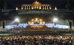 Date: 05/24/2007 Location: Vienna, Austria Description: Concert by Vienna Philharmonic Orchestra held on grounds of Schoenbrunn Palace.  © AP Photo