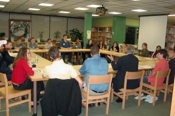 Bishop meets with the LI Student Advisory Council