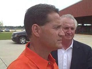 50 seconds of Gene Chizik in Robertsdale, Ala.