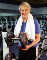 lady lifting weights at the gym