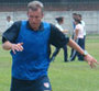 Photo of Sports Envoy Jeff Pill teaching soccer techniques to a Salvadoran SportsUnited participant.