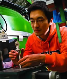 User Hao Sha, Florida International University, conducts research on colossal magnetoresistance (CMR) materials at the HFIR HB-3 Triple-Axis Spectrometer. CMR research has led to advances in the electronics and computing industries.
