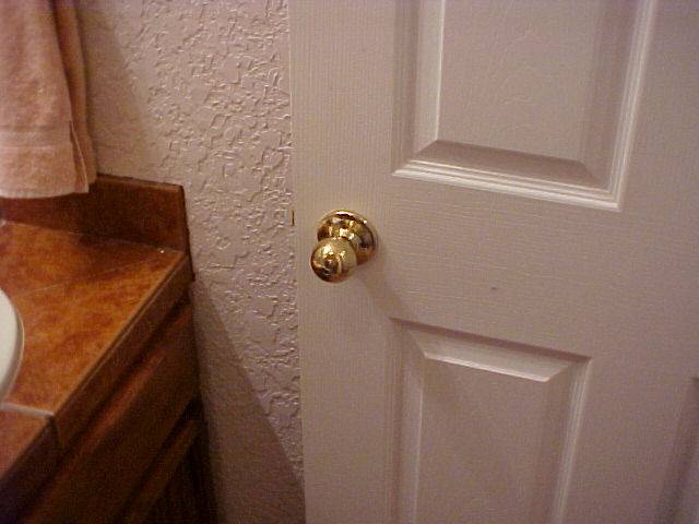 Standard turning bathroom handle