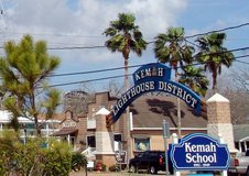 Kemah Lighthouse Shopping District