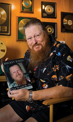 Mickey Jones (Renée Vernon)