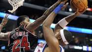 Bulls' Thomas silent upon return, but Del Negro has plenty to say