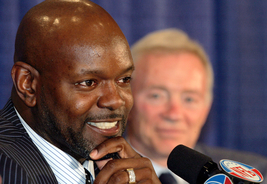 Jones To Present Emmitt At HOF