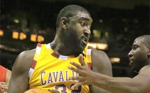 Former Basketball Star Robert “Tractor” Traylor Found Dead