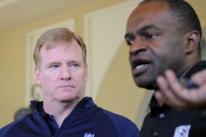 Goodell, Smith meet with rookies