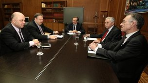 Greek Prime Minister Antonis Samaras (centre) chairs a meeting in the Greek parliament, 20 June  