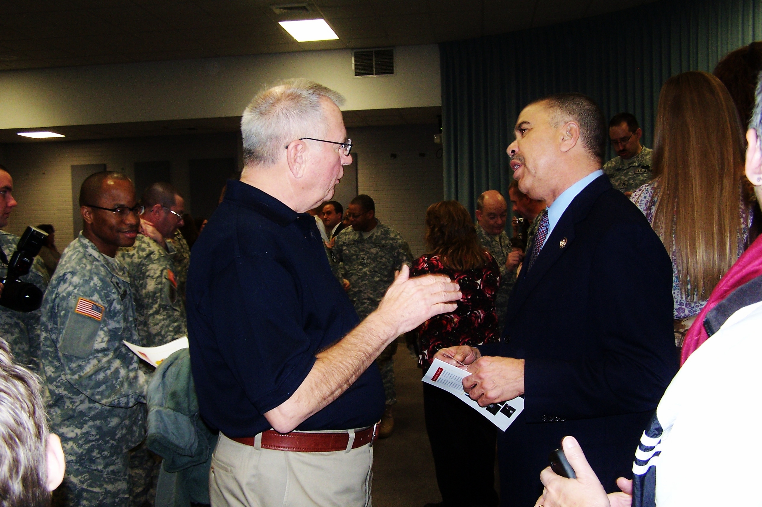 Congressman Clay thanks families for their support of the mission of the U.S. Army Reserve's 516th Transportation Detachment which is deploying to Kuwait