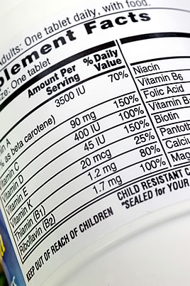 etiqueta en una botalla de suplementos dietéticos