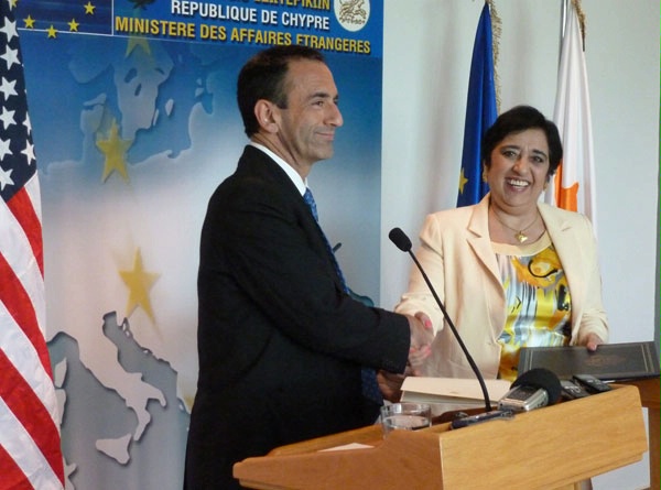 Assistant Secretary Gordon and Minister of Foreign Affairs of the Republic of Cyprus Erato Kozakou-Marcoullis exchange diplomatic notes in Nicosia, Cyprus.
