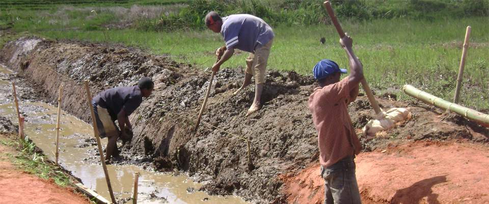 Food for Assets programs build resources like irrigation canals to strengthen community resilience