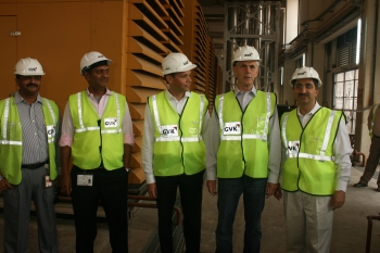 Secretary Bryson tours the Mumbai International Airport Expansion Project