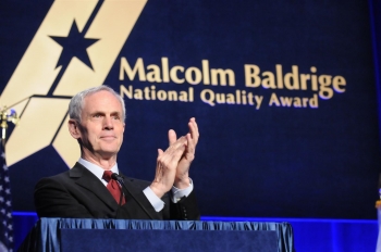 Secretary Bryson applauds the 2010 and 2011 Malcolm Baldrige National Quality Award recipients