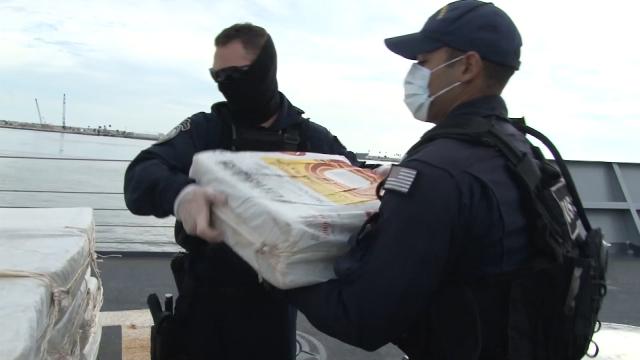 USS Nicholas, U.S. Coast Guard Work Together to Seize Drugs