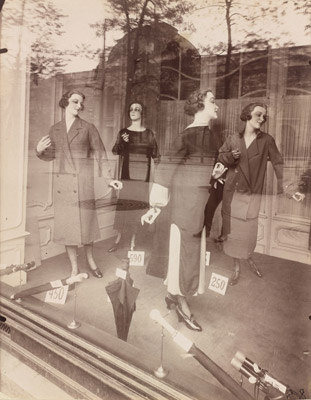 Image: Eugene Atget, Magasin, Avenue des Gobelins, 1925