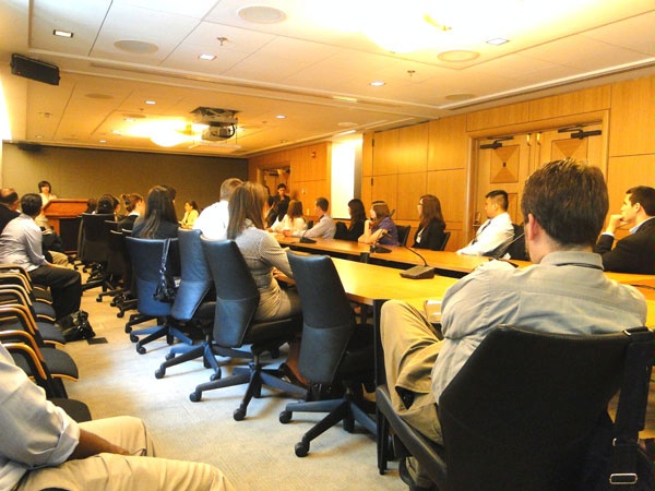 An audience of approximately 40 college students listening to Ms. van der Horst discuss  "U.S. Economic and Commercial Policy in Latin America." 