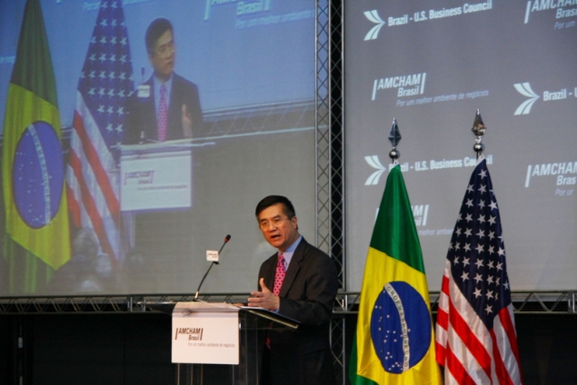 Gary Locke, U.S. Secretary of Commerce, Addresses American Chamber of Commerce in Brazil