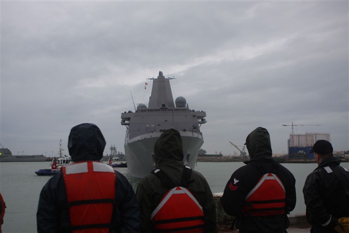 ROTA, Spain &mdash; Sailors assigned to the Naval Station Rota Port Operations Department wait for the amphibious transport dock ship USS Mesa Verde (LPD 19) to pull pier side, Feb. 18.  This is the first time an amphibious transport dock ship has visited Rota. Mesa Verde recently conducted humanitarian and disaster relief operations as part of Operation Unified Response after a 7.0 magnitude earthquake caused severe damage in and around Port-au-Prince, Haiti Jan. 12. (U.S. Navy photo by Jan Hammond)