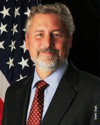 Photo of Larry L. Memmott