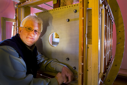 Andrei Matlashov with the apparatus used to study magnetic resonance imaging