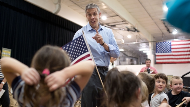 Education Secretary Arne Duncan talks to students