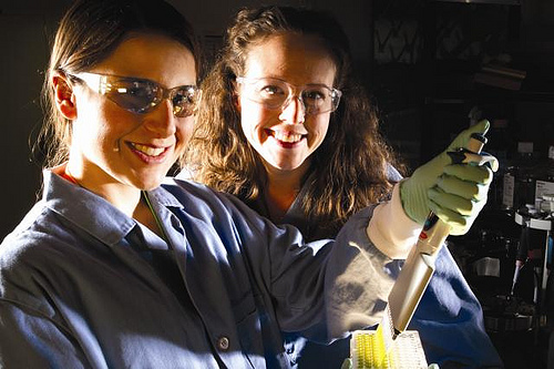 Los Alamos student Calla Glavin (left) and Taraka Dale