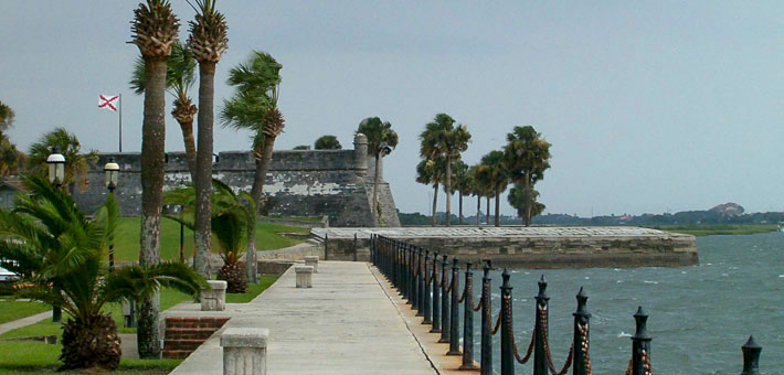 Photo of the Castillo de San Marcos bayfront