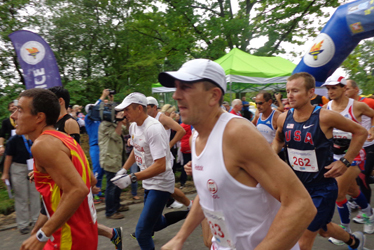 Special Operations Soldier Breaks U.S. 24-Hour Running Record