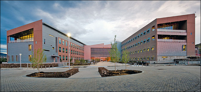 Photo of the National Renewable Energy Lab's Research Support Facility building at sunset.