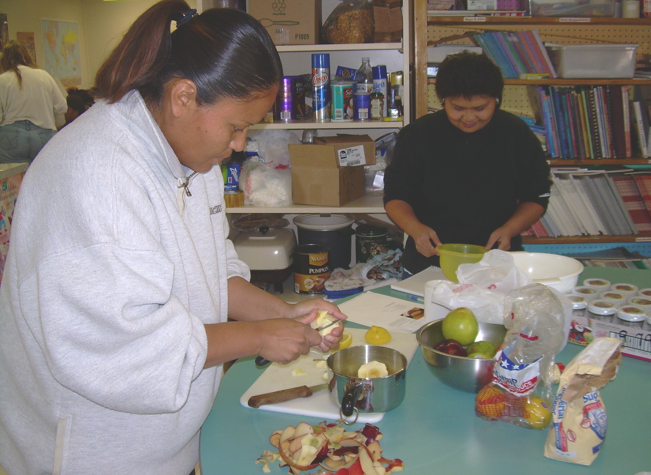 Family slicing fruit