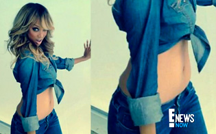 Tyra Banks Tweets Her 'Juicy Muffin Top'