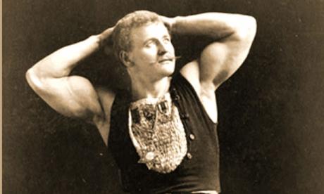 Strongman Eugene Sandow, 1893, photo, black and white