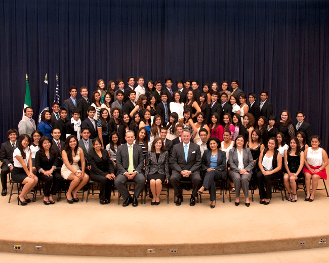 Estudiantes con Secretaria Clinton