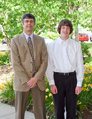 ORNL Director Thom Mason (left) and Chris Ludtka, a senior at Oak Ridge High School. Ludtka is the winner of the 2011 UT-Battelle scholarship, a four-year scholarship to the University of Tennessee. (Photo by Jason Richards/ORNL)