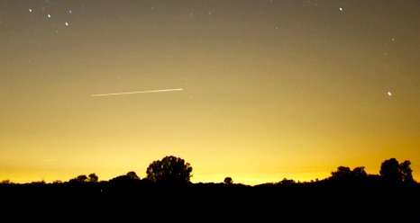 Orionids meteors over Argentina, seen in 2011. Copyright Luis Argerich, all rights reserved, used with permission.