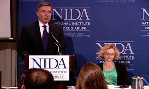 Photo of ONDCP Director R. Gil Kerlikowske. Seated beside him is NIDA Director Nora D. Volkow, M.D.