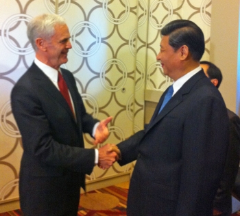 Secretary Bryson greets Chinese Vice President Xi Jinping prior to the U.S.-China Business Cooperation Forum.