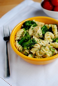 Skinny Chicken & Broccoli Alfredo