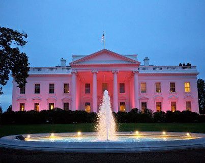 Photo: Foto: Beyaz Saray’ın dış cephesi ‘Meme Kanseri Bilinçlendirme Ayı’ dolayısıyla  1 Ekim 2012 tarihinde pembe ışıklarla aydınlatıldı. (Foto: Sonya N. Hebert - Beyaz Saray)

Bakanlık Bildirgesi - Ulusal Meme Kanseri Bilinçlendirme Ayı, 2012: http://wh.gov/BsWq