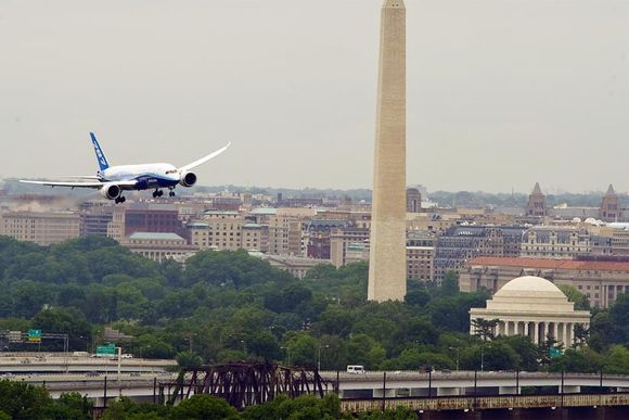 787 Over DC