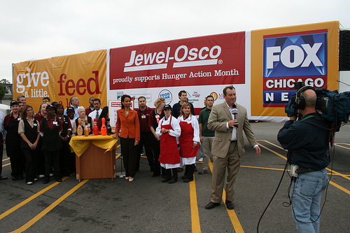 FOX-Chicago News reporter Patrick Elwood reported live on the efforts of Greater Chicago Food Depository, Jewel food stores, and dozens of volunteers to raise food and money for Hunger Action Month.