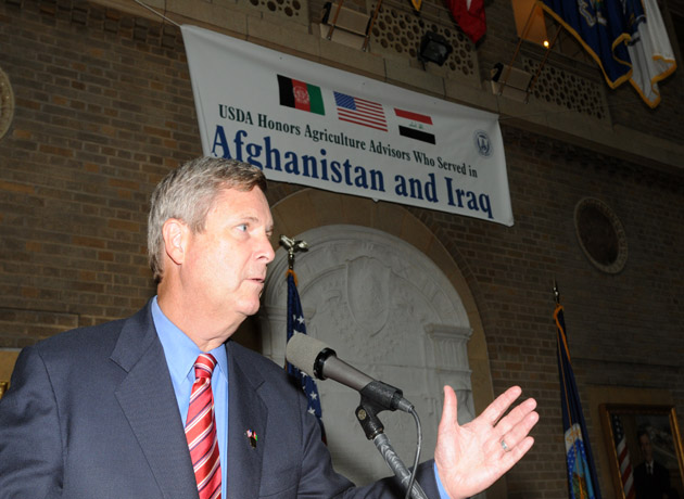 Secretary Vilsack thanks USDA agriculture advisors who served in Iraq and Afghanistan