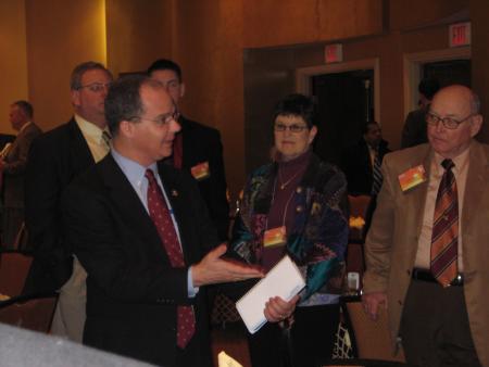 Guthrie and members of the Kentucky Farm Bureau