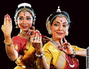 Alarmel Valli and Madhavi Mudgal performing Indian dance (Courtesy of The Kennedy Center)