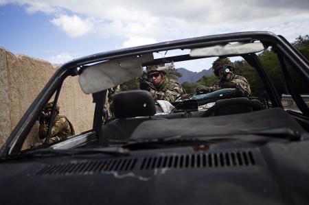 French Marines train in Hawaii during Exercise Amercal 2012