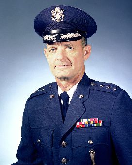 photo of LIEUTENANT GENERAL FORREST S. MCCARTNEY